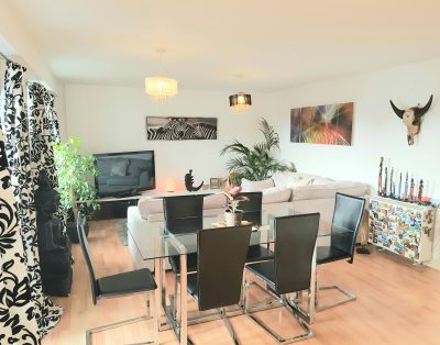 Central Double Room With Your Own Bathroom